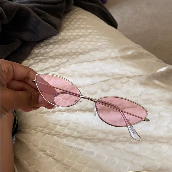 Bundle of sunglasses - Picture 4 of 4